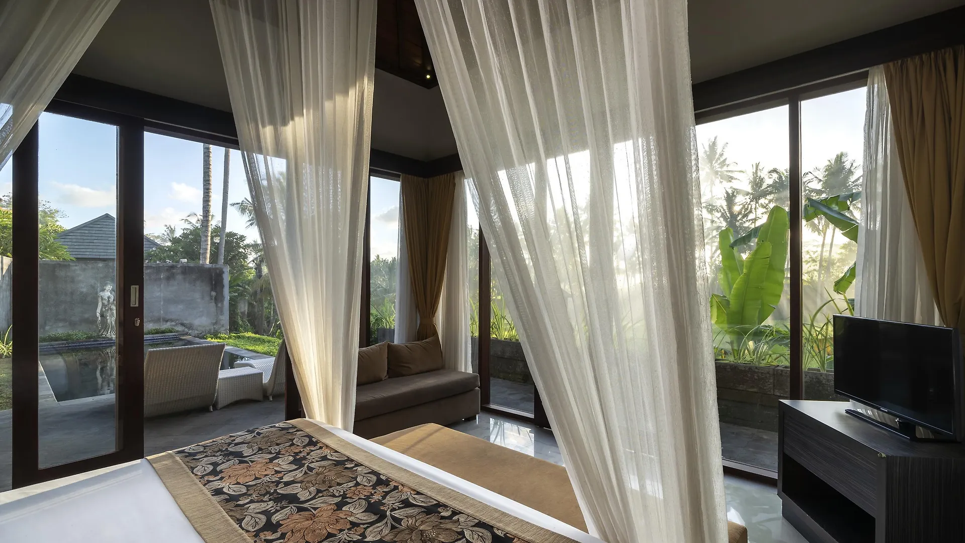 Hotel Amatara Agung Raka Ubud 4*,